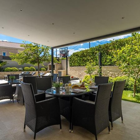 Luxury Villa Lucas With Heated Pool, Whirlpool, Sauna, 14 Pax 포드스트라나 외부 사진