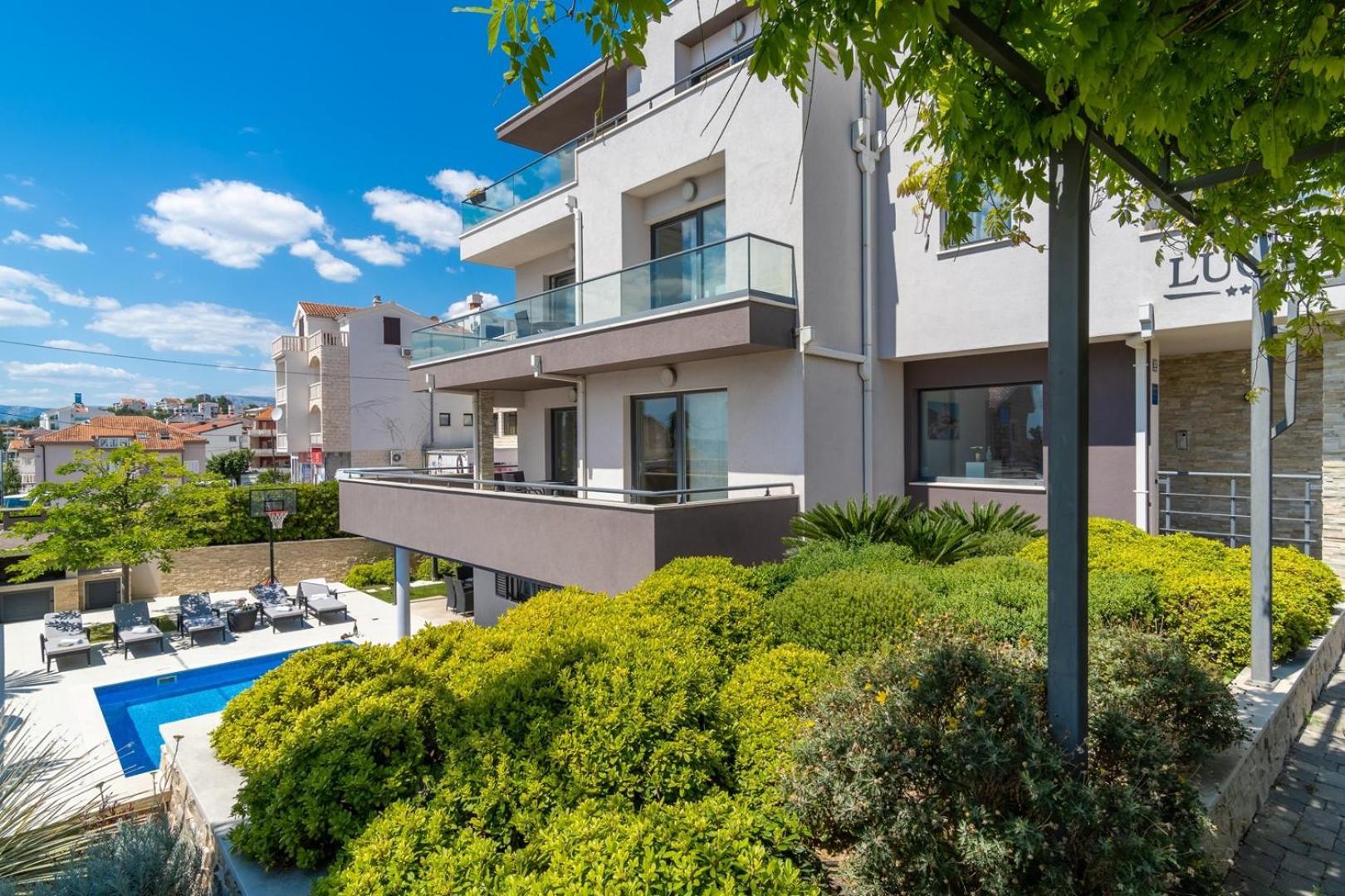 Luxury Villa Lucas With Heated Pool, Whirlpool, Sauna, 14 Pax 포드스트라나 외부 사진
