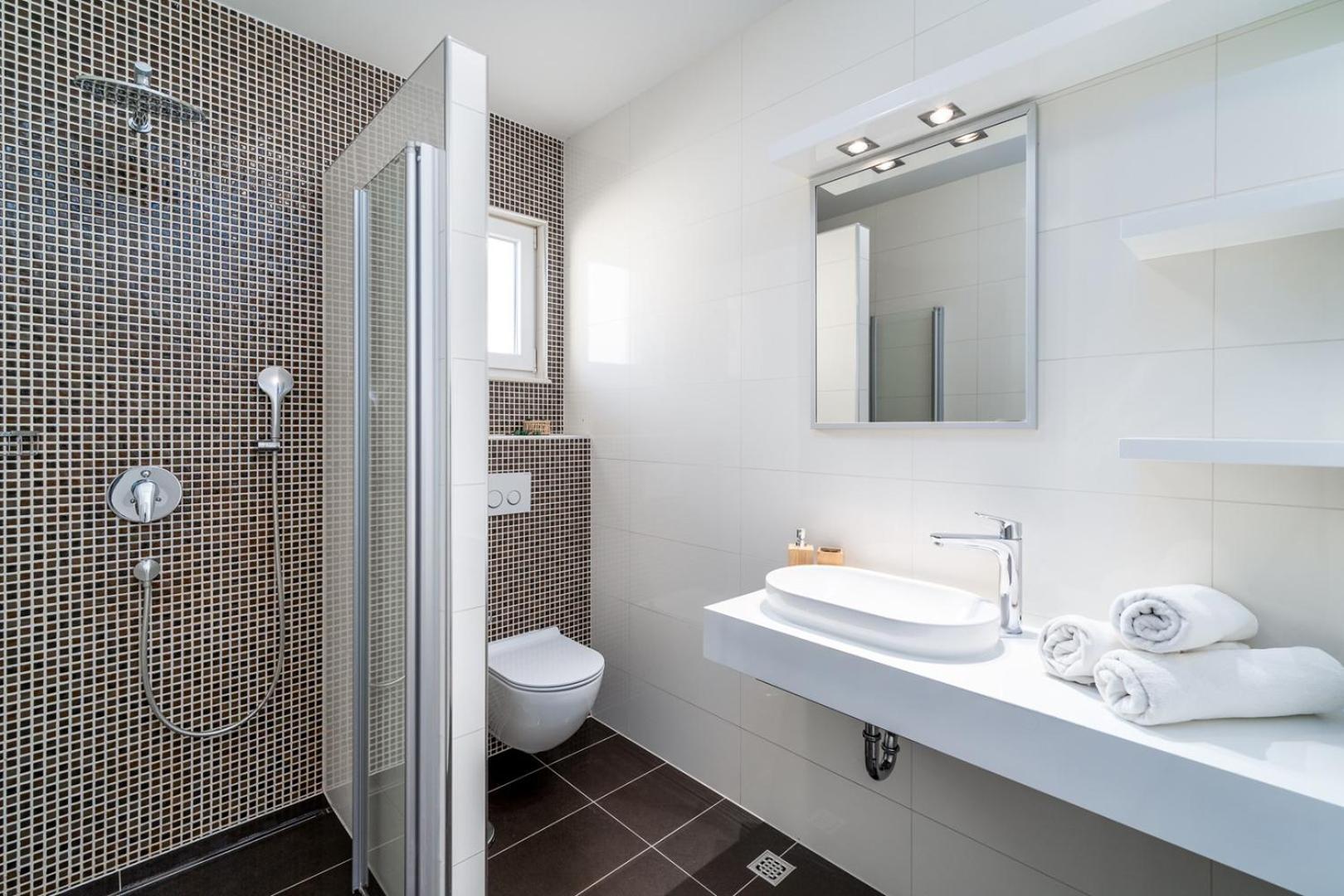 Luxury Villa Lucas With Heated Pool, Whirlpool, Sauna, 14 Pax 포드스트라나 외부 사진