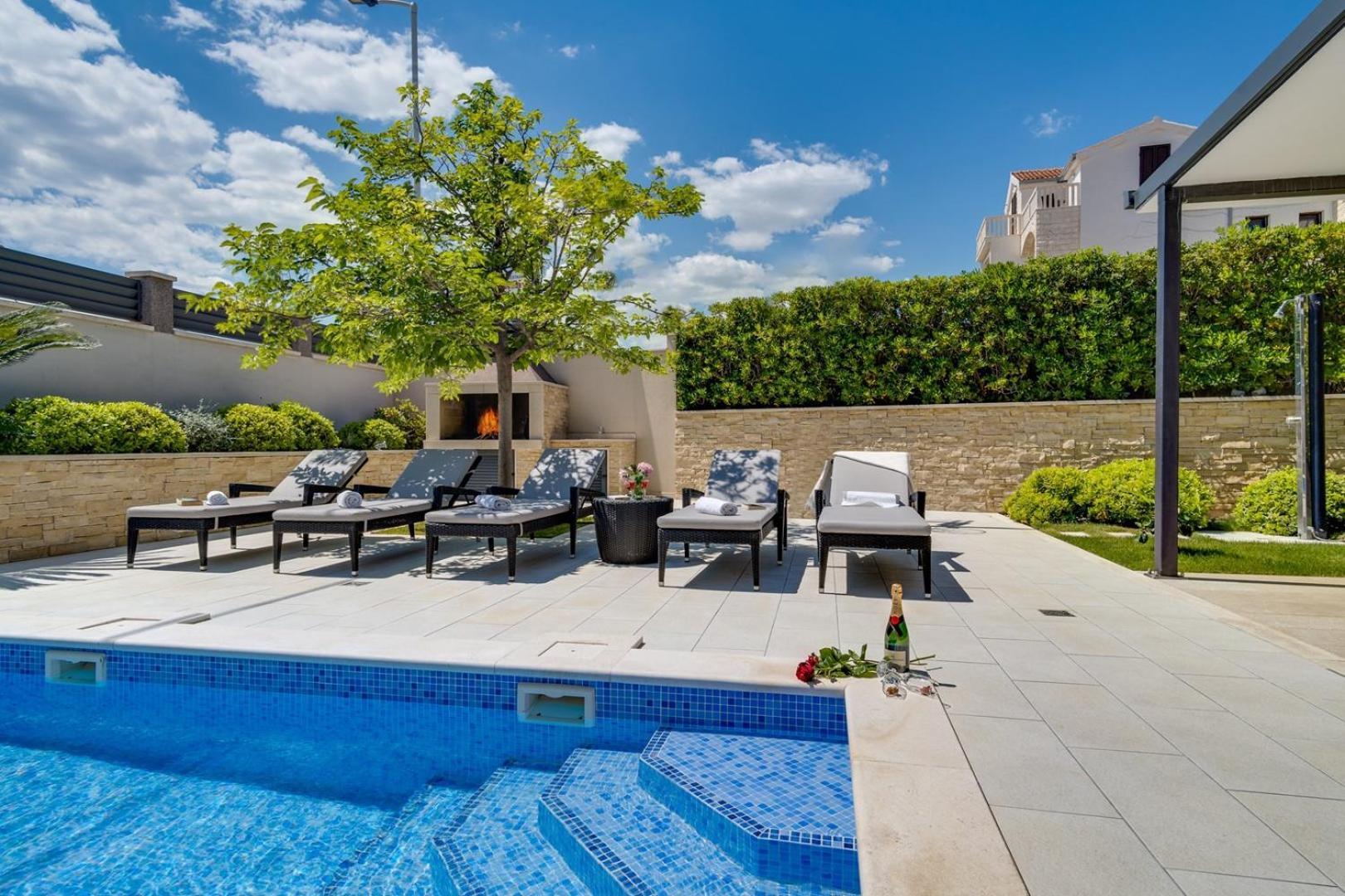 Luxury Villa Lucas With Heated Pool, Whirlpool, Sauna, 14 Pax 포드스트라나 외부 사진